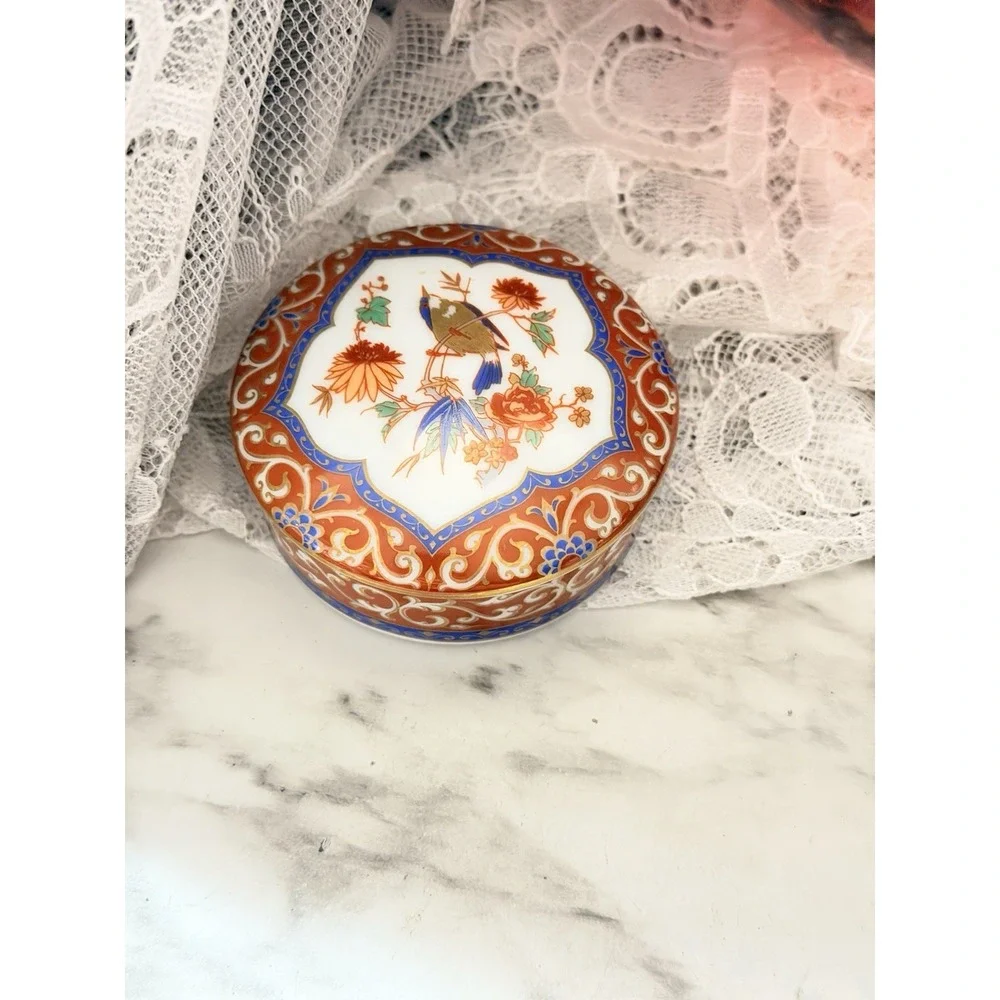 KAISER GERMANY ROUND TRINKET, RING HOLDER, FLOWERS, 2 1/4